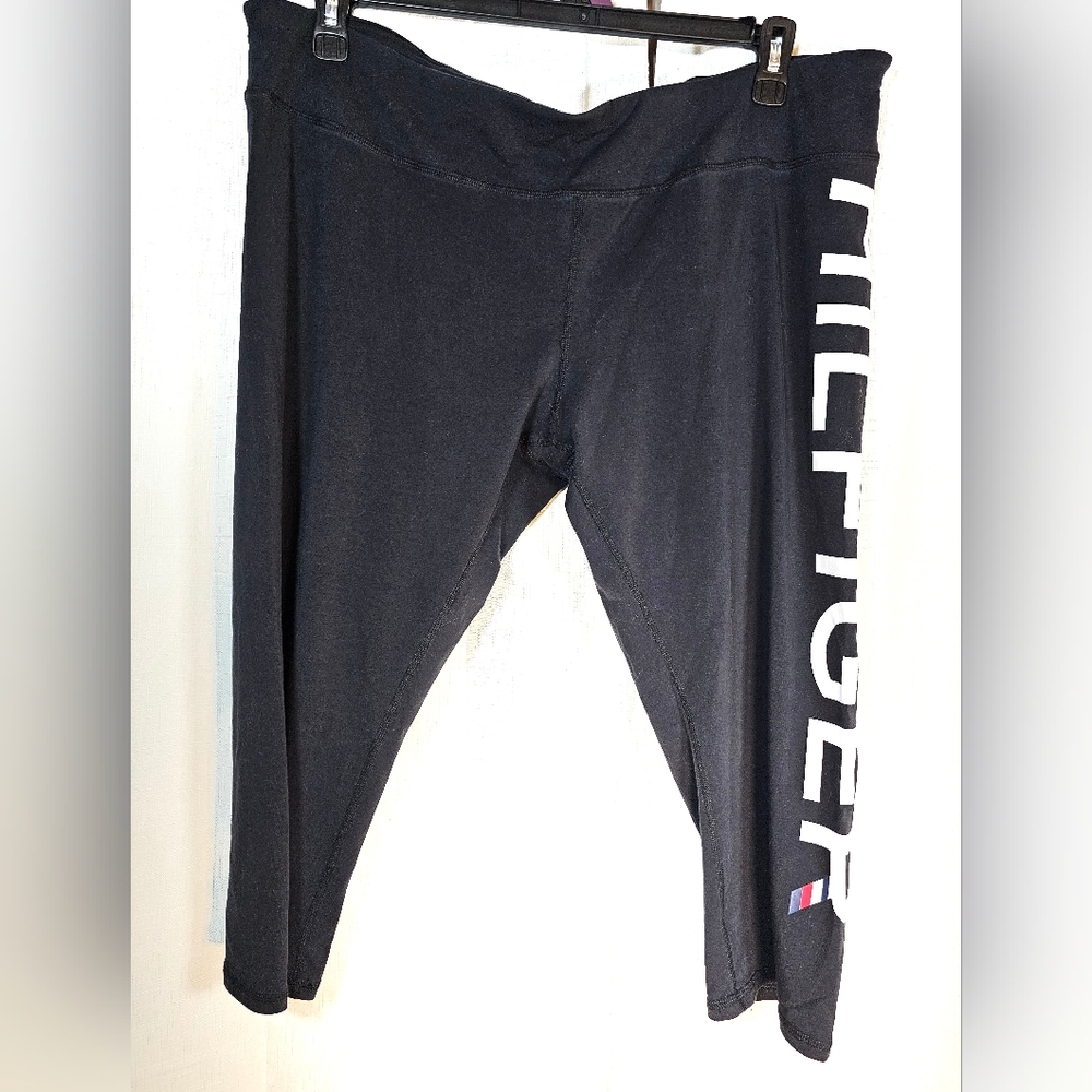3/$20 Tommy Hilfiger 3X Capri Sport Leggings - Picture 5 of 5